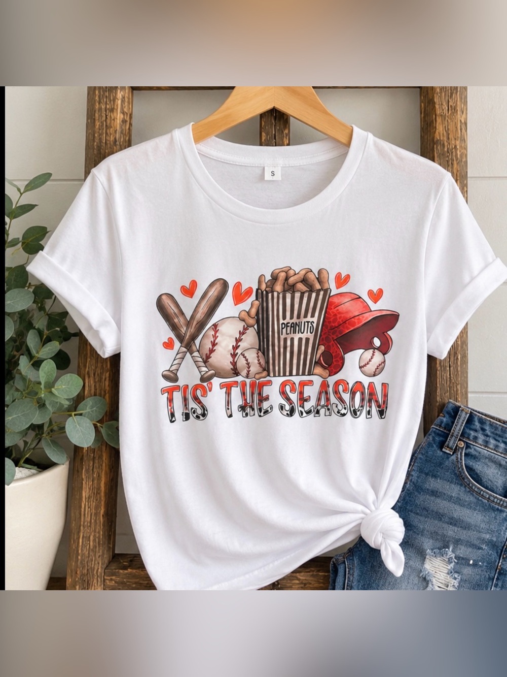 ⚾️ Tis’ the Season Baseball Graphic T-Shirt – Women’s Small